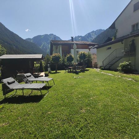 Alpenchalet Dona Partenen Buitenkant foto