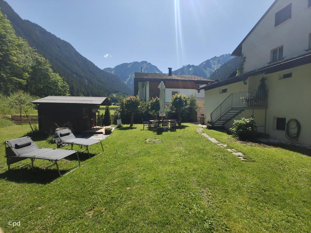 Alpenchalet Dona Partenen Buitenkant foto